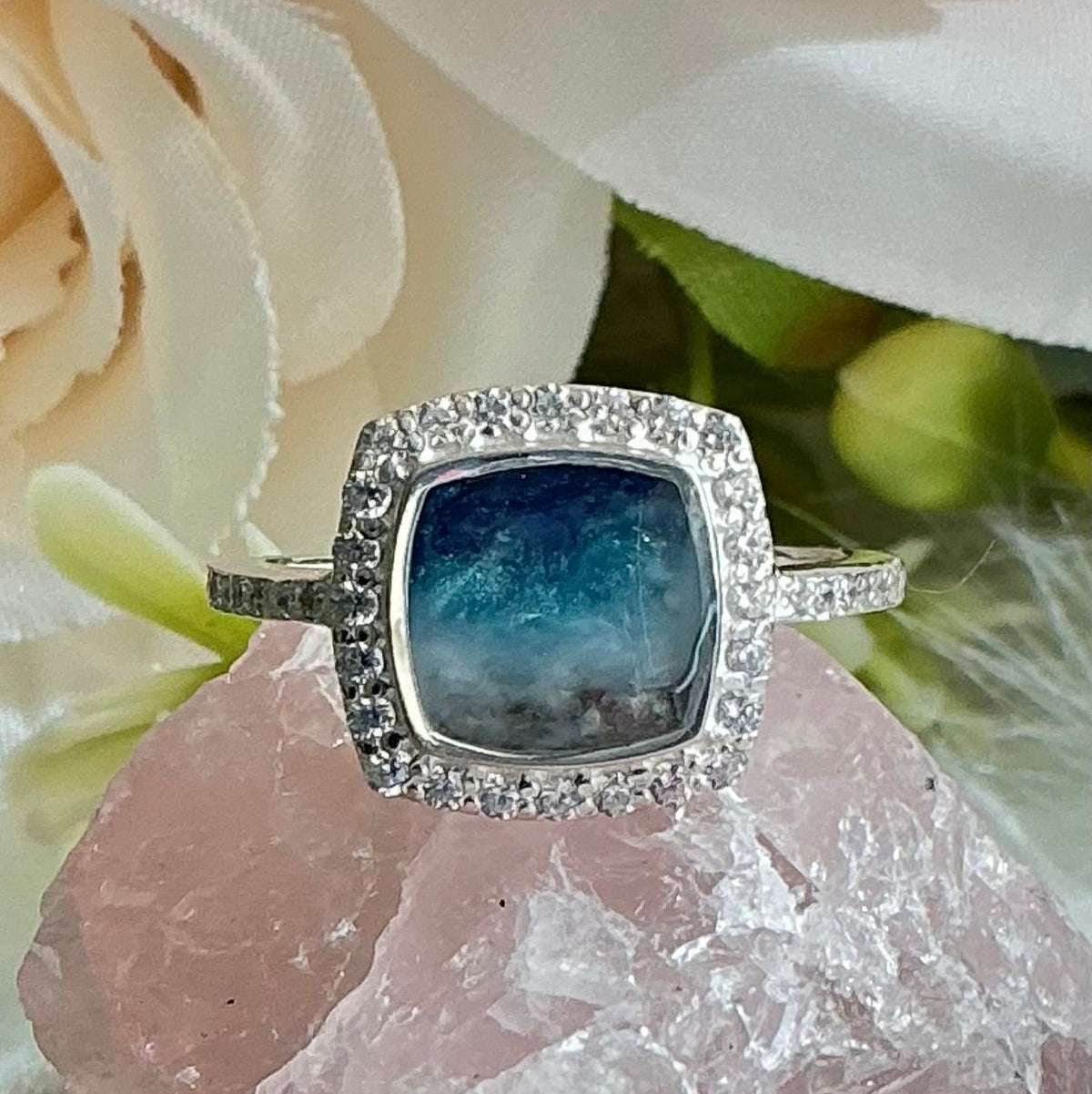 ADORA CUSHION KEEPSAKE RING