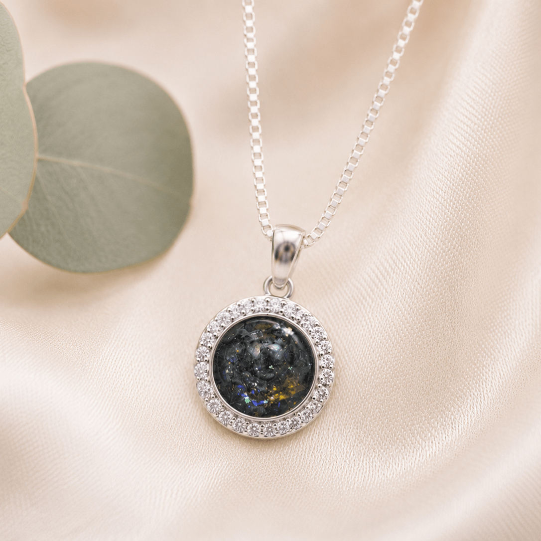 LUMINA HALO PENDANT - Memories of You