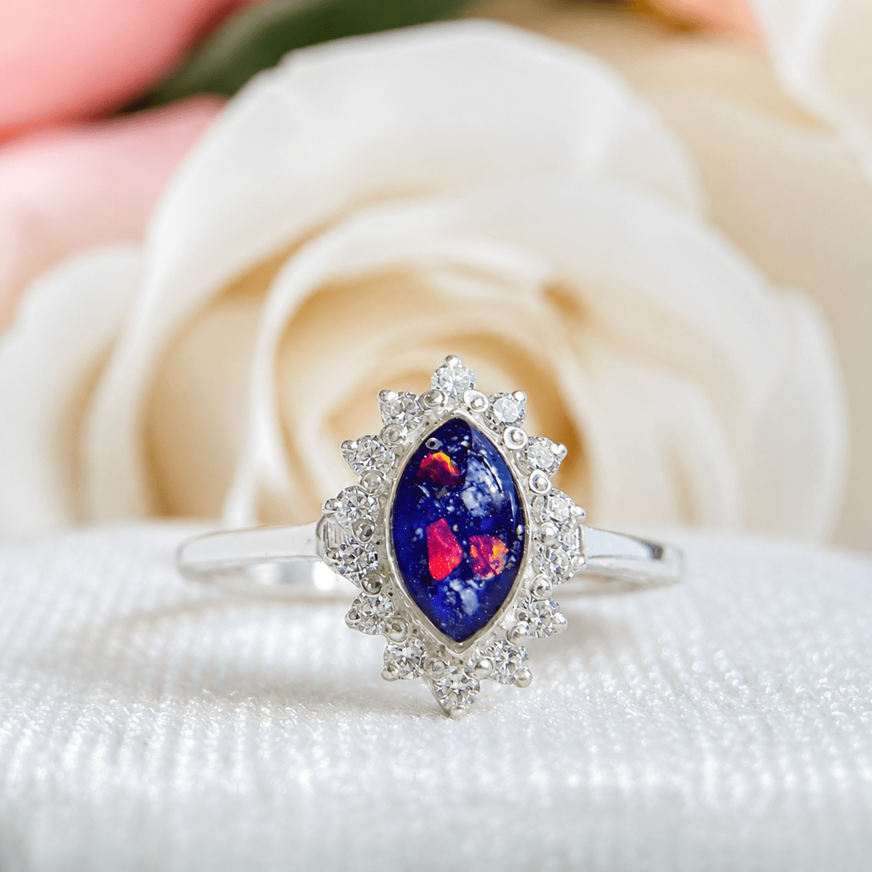 LUNA MARQUISE HALO RING - Memories of You