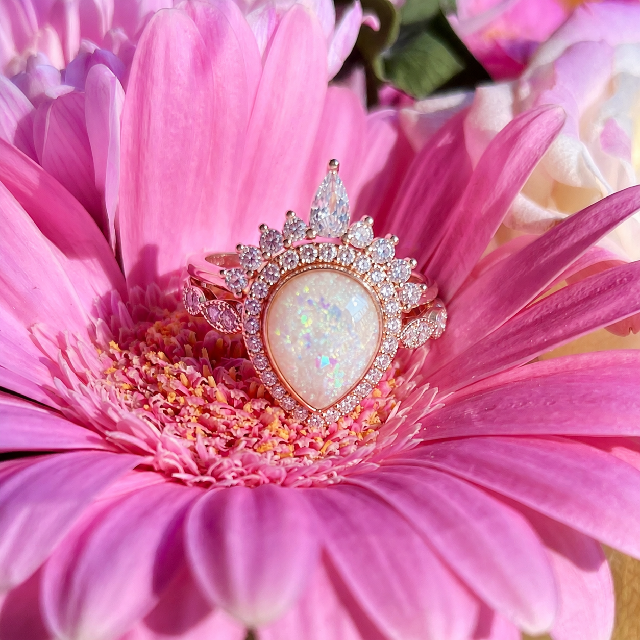 OPHELIA ART DECO HALO RING - Memories of You