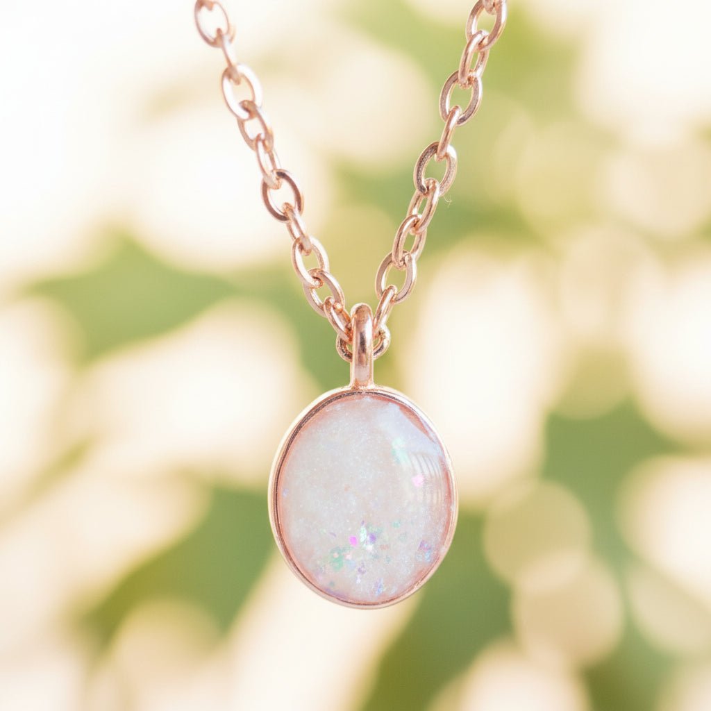 SOLACE OVAL PENDANT - Memories of You