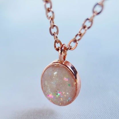 SOLACE OVAL PENDANT - Memories of You
